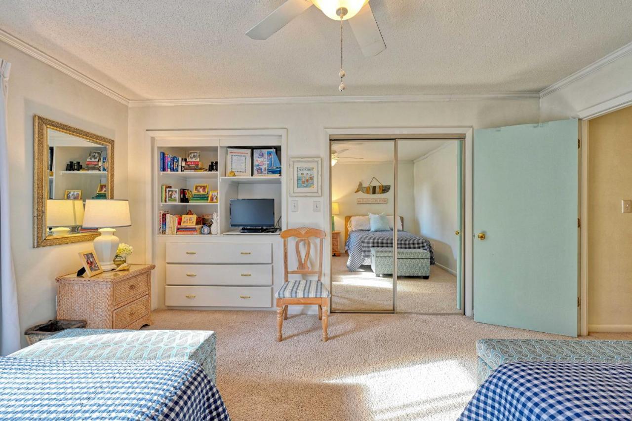 Myrtle Beach Abode With Seasonal Pool And Lake View! Villa Exteriör bild