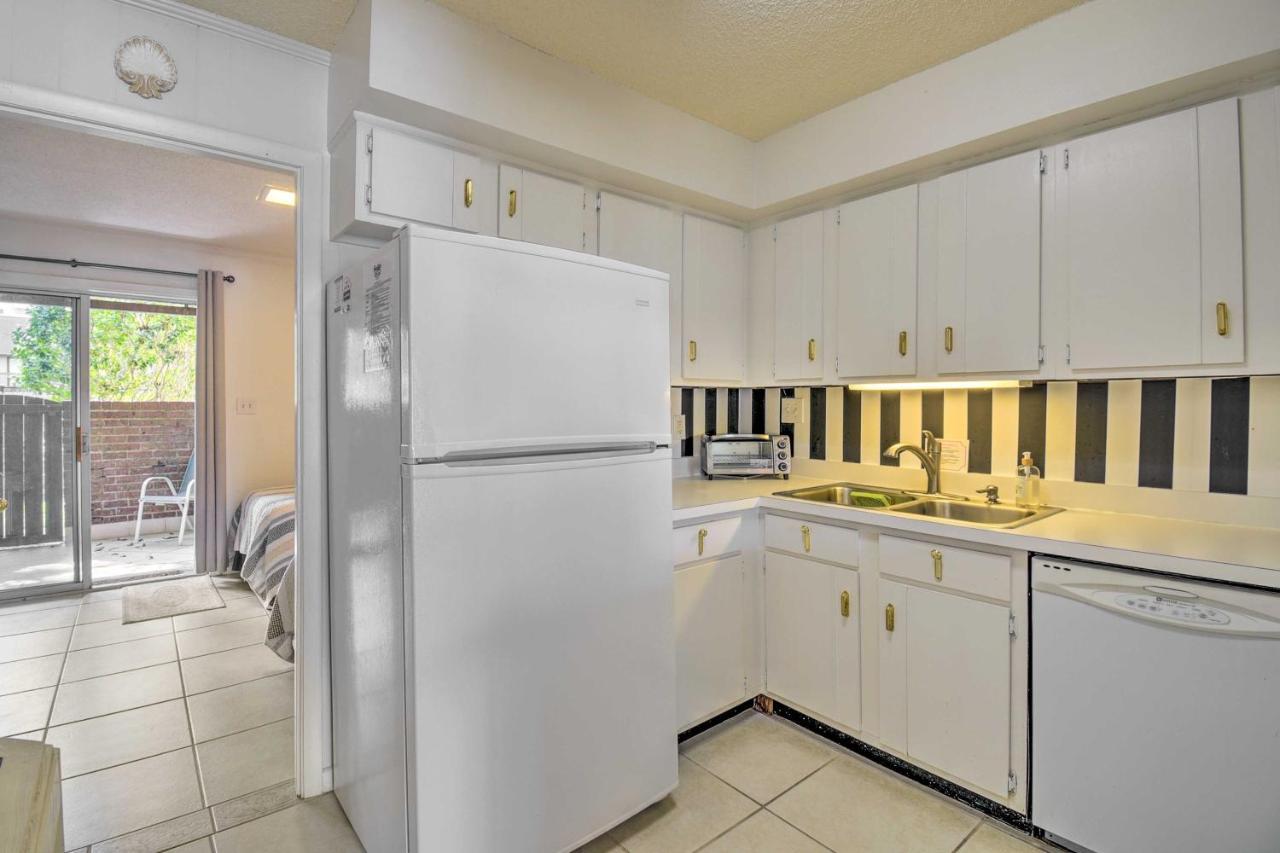 Myrtle Beach Abode With Seasonal Pool And Lake View! Villa Exteriör bild